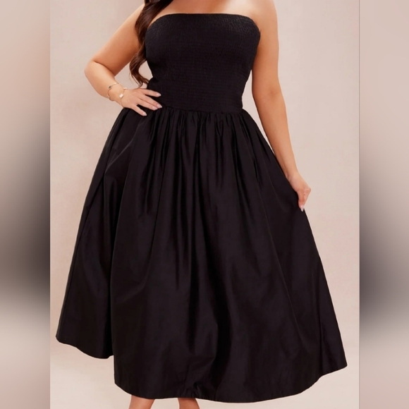 Fashion Nova Dresses & Skirts - Strapless Black Midi Dress 🖤